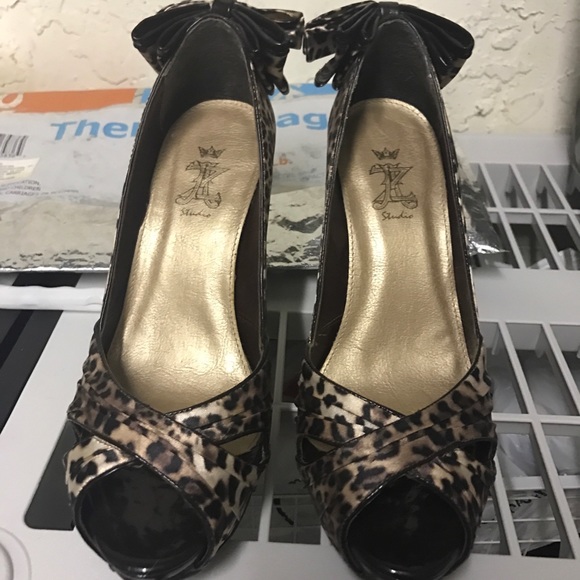 Heels - Picture 2 of 4